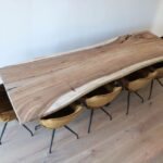 Décorer autrement sa maison avec la table en suar