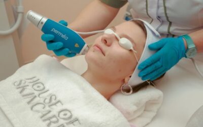 un dermatologue