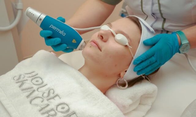 un dermatologue un dermatologue